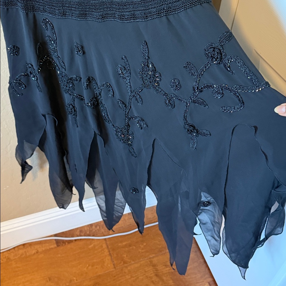 Vintage Caché Black Crochet Beaded Dress Sz 8 Whimsigoth Y2K Asymmetrical Midi - Picture 4 of 17